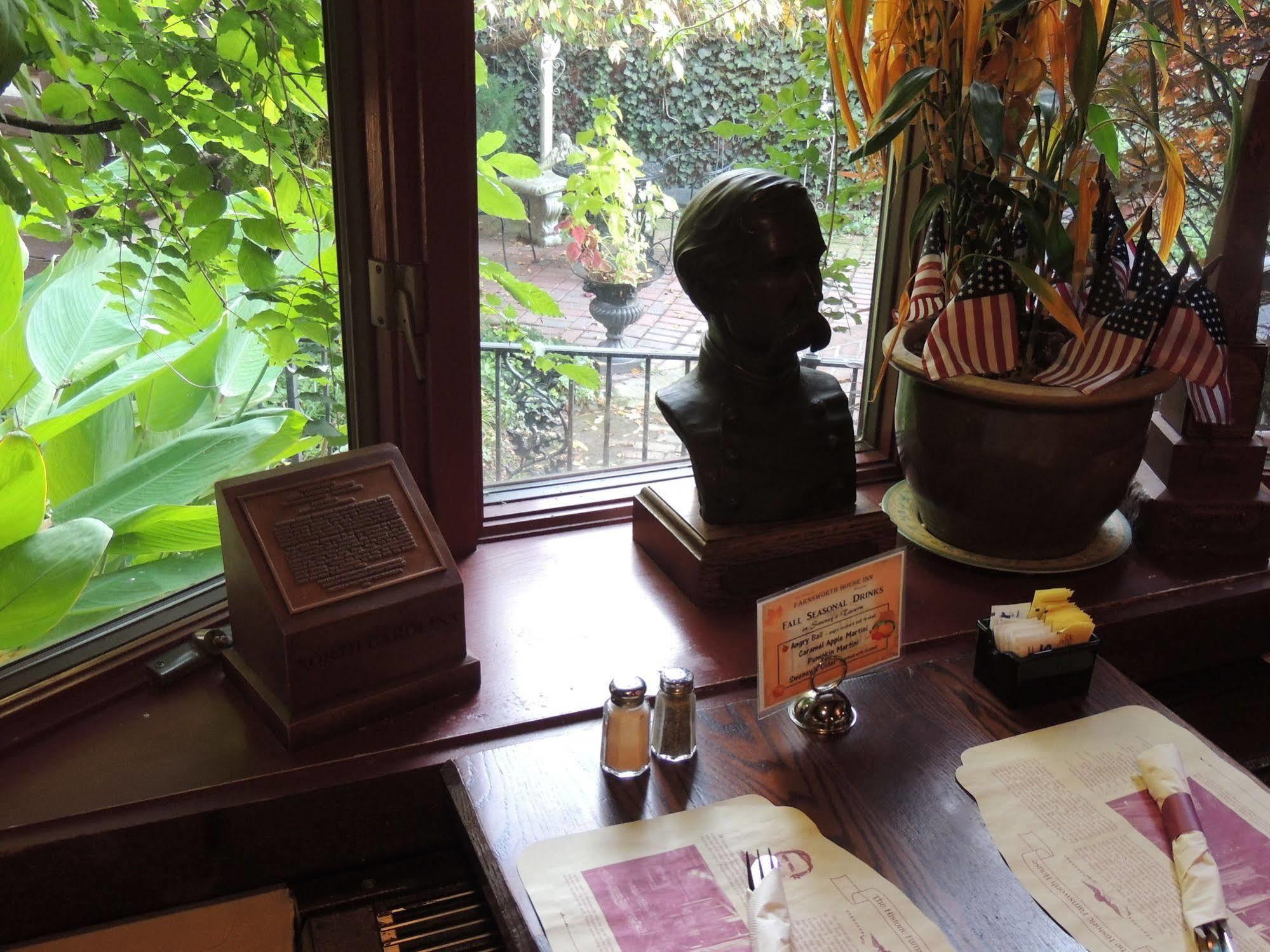 Farnsworth House Bed & Breakfast