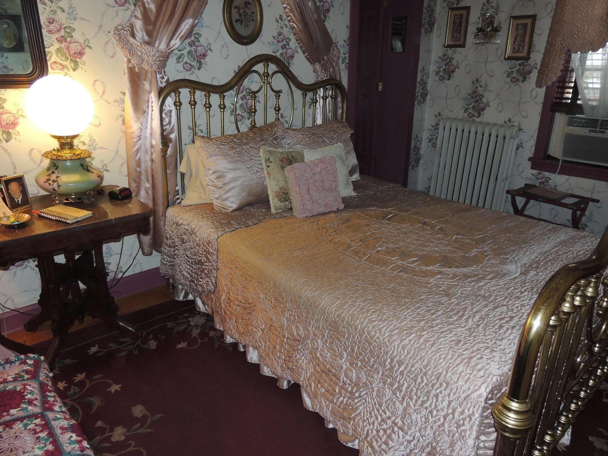Farnsworth House Bed & Breakfast *